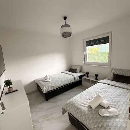 Semesterbostad Norr Bihać